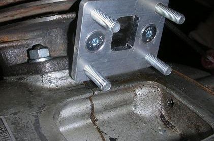 Adapterplatta på insuget.