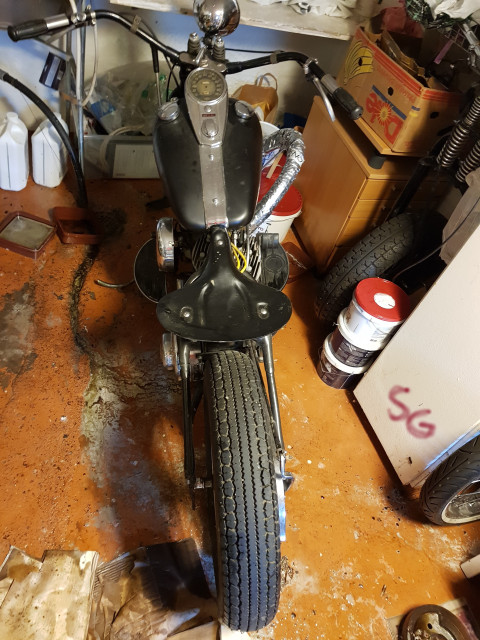 20230914_073752 ESGEEs Harley 750 sida i översvämings skit.jpg