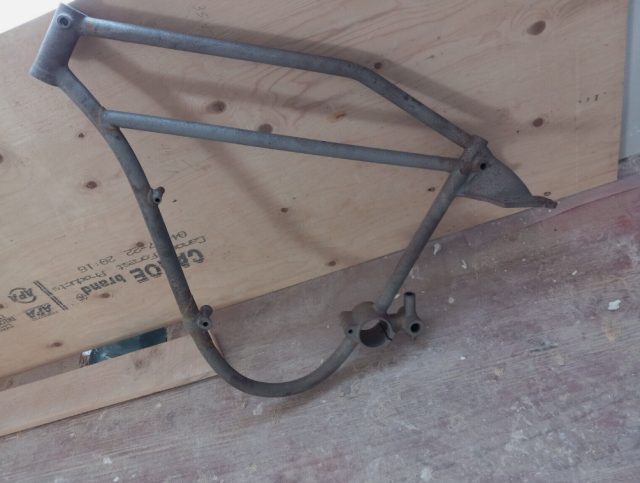 1913-14 Indian no tranny frame 3000dollars SG gick för.png