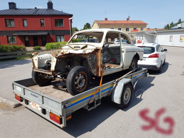 230527 ESGEE fick hämta 15årigs Amazon tomma rostiga lik.jpg