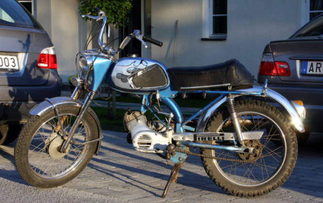 1973 DBS sport blå.png