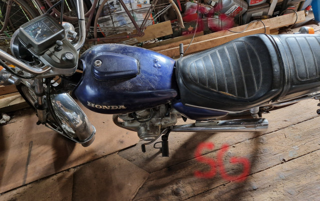 250822 SG gör nytt försök med Honda twin 125a lagat el efter åtgärdat jordfel mm.jpg
