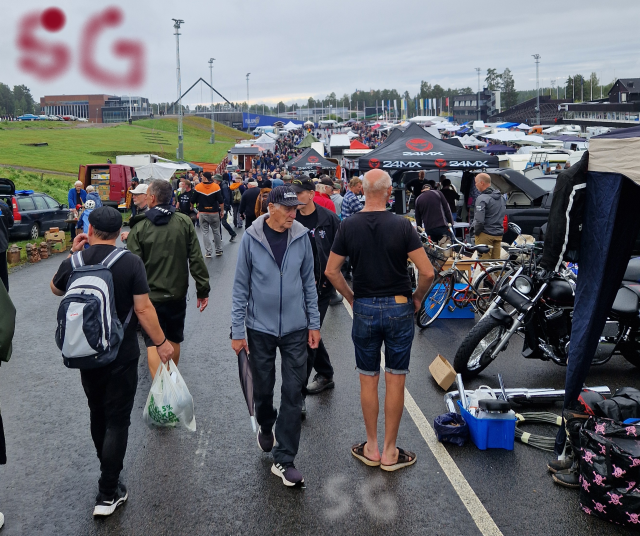 250906 SG var på DAK marknaden på morgonen i då duggregnet.png