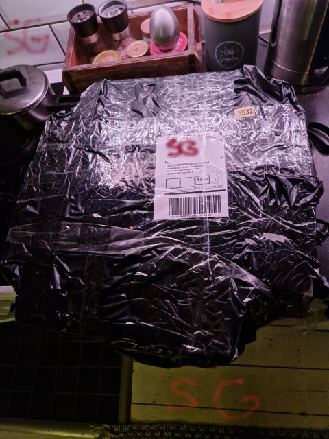 260115 SG fick sms av Schenker och åkte dierkt för hinna de stängde kl18 misstänkte hjul kraftigt.jpg