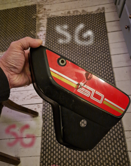 260129 SG lyfte ut och även fast billig hade hoppas att det bara var skit på klistermärket jo men ändå inte.jpg