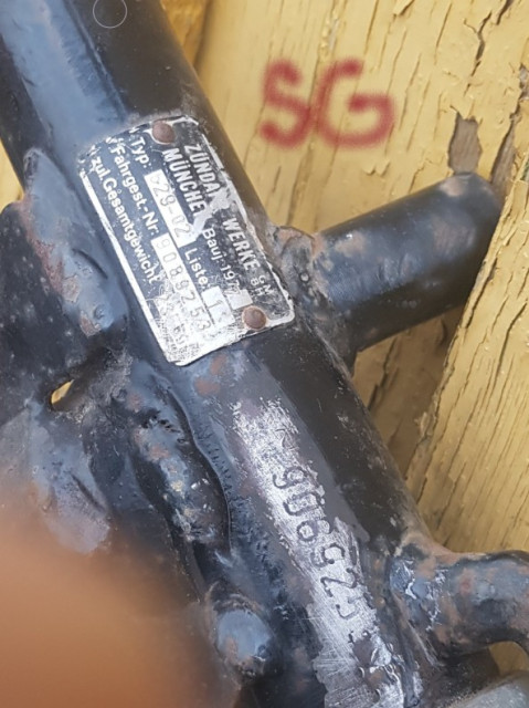 260118 Sgs 1977 Zundapp 529 ramnummer och id bricka.jpg