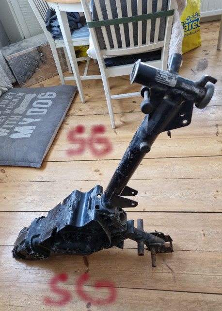 260131 SG hade ut ram ur bubbelplast inpackning vilket var seriöst tog ett bra tag att få ut Zundapp ram.jpg