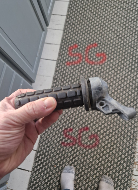 260201 SG var rota ibland saker man hade och hitta gashandtag Zundapp 529.jpg