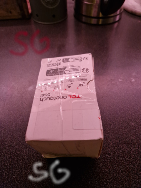 260213 SG kolla min postnord app och att paket var i brevlådan for ut och hämta det lilla paket.jpg