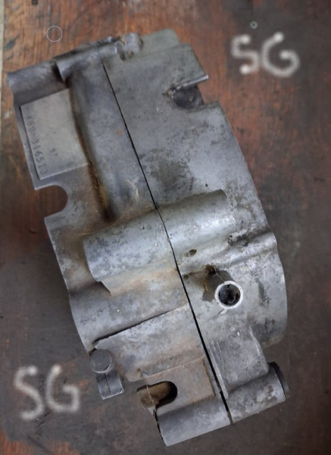 260304 SG vann 2st av det Suzuki K50 blocket som jag saknar dvs växelsidan .jpg