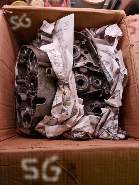 260310 SG öppna paket sent och där var mina Suzuki K50 halvor.jpg