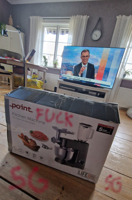 260407 SG fick pling av Postnord om paket och jag tänkte vad har jag där åkte och hämta detta mysterie paket.jpg