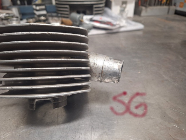 260412 SG vann Zundapp 50cc Cylinder portad och allt sidan och avgaas del.jpg
