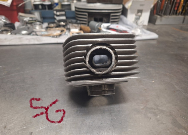 260412 SG vann Zundapp 50cc Cylinder portad och allt baksidan helt  bak..jpg