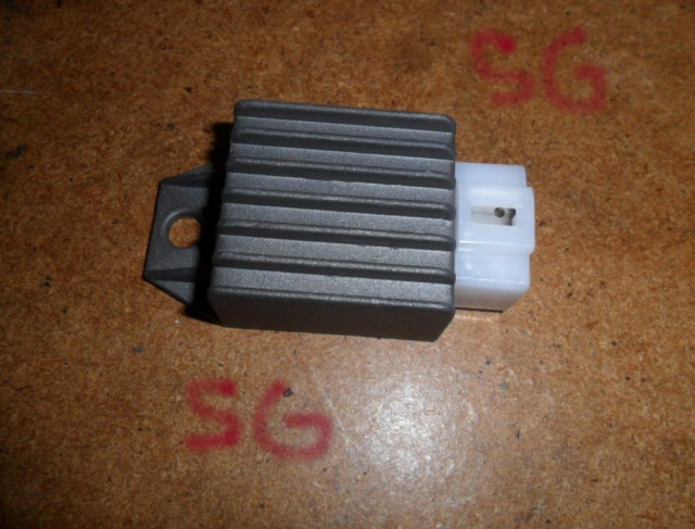 260507 SG köpte en Zundapp 529 voltregulator som var oanvänd för 65kr.jpg