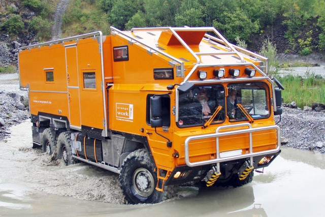 Expedition-truck-and-mobile-home-4x4-6x6-MAN-TGM-KAT-Unimog-fotoshowBigImage-1fa9e535-606437.jpg
