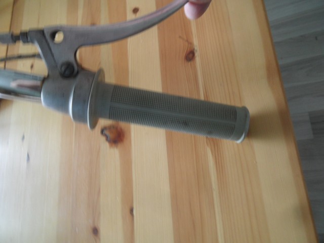 rengorde hantagsgummit med &quot;yes&quot; ¨en nagelborste..duger gott..