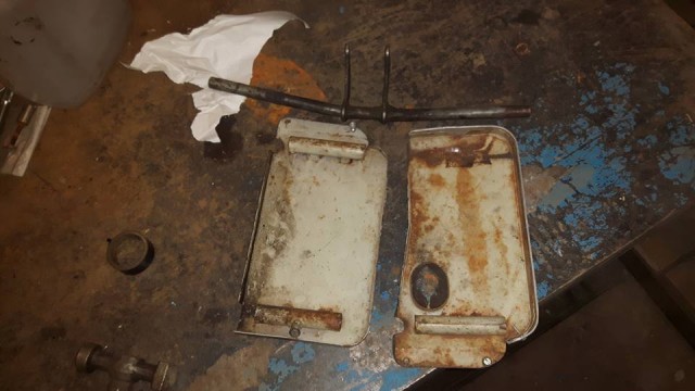 Fotplattorna var i alla fall lätta att reparera lite svets ett fäste och blästring